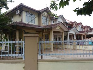 Teres 2 Tingkat Corner Lot Desa Anggerik Nilai